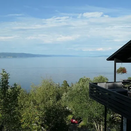 1960's Architect With Stunning Views *
